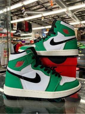 Women’s Air Jordan 1 Retro High Lucky Green Size 7.5
